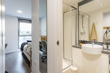 Platinum En Suite - Image 7
